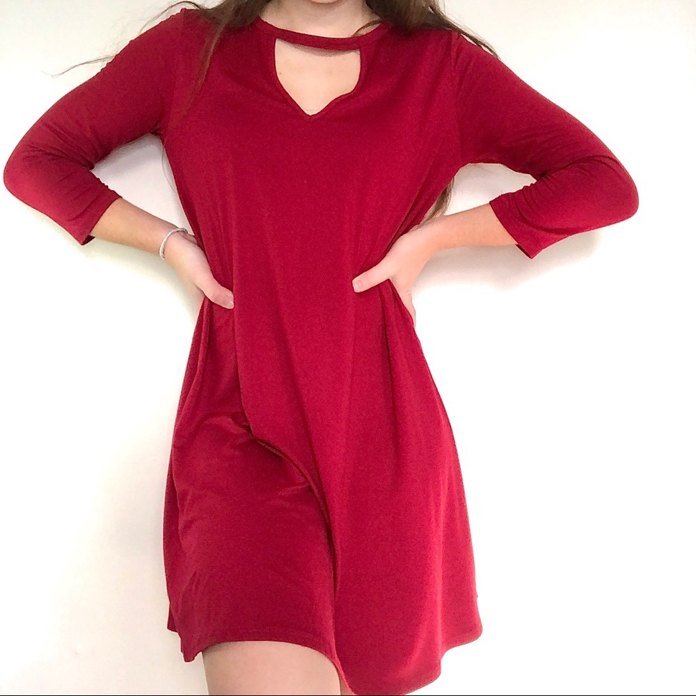 ✨Socialite Ruby Red Midi V Neck Dress ✨
